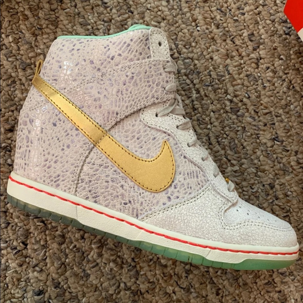 COPY - Nike Dunk Sky High